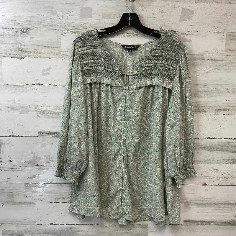 Graphic Sweatshirts Top Long Sleeve By Davi & Dani In Green, Size: 1x